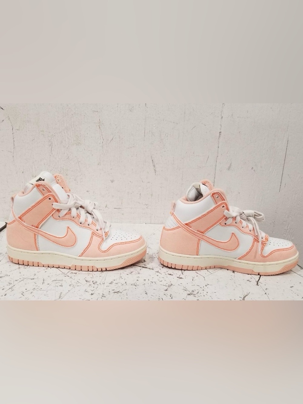 Nike Womens Hi Dunk 1985 Sneakers